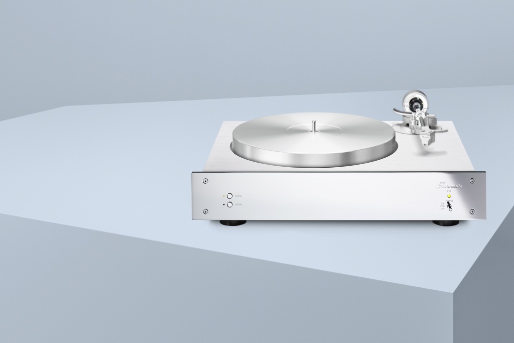 3x2_Burmester_217_Plattenspieler_Hero-10